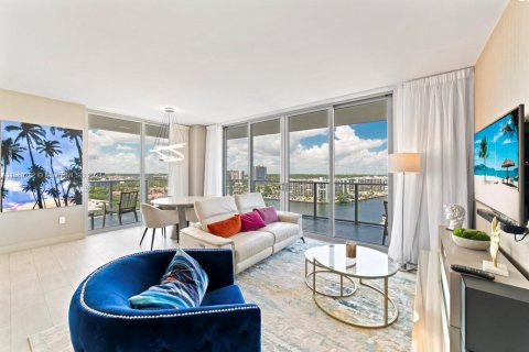 Condominio en alquiler en Hollywood, Florida, 2 dormitorios, 99.87 m2 № 1958878 - foto 9