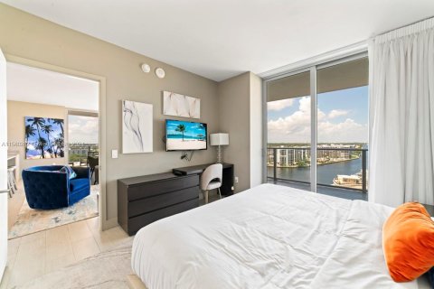 Condominio en alquiler en Hollywood, Florida, 2 dormitorios, 99.87 m2 № 1958878 - foto 12