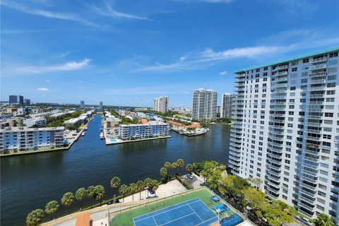 Снять в аренду кондоминиум в Санни-Айлс-Бич, Флорида 2 спальни, 93.65м2, № 2004640 - фото 14