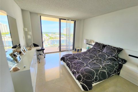 Снять в аренду кондоминиум в Санни-Айлс-Бич, Флорида 2 спальни, 93.65м2, № 2004640 - фото 15