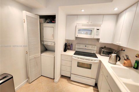 Снять в аренду кондоминиум в Санни-Айлс-Бич, Флорида 2 спальни, 93.65м2, № 2004640 - фото 4