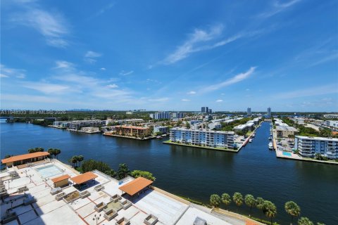 Кондоминиум с 2 спальнями в Санни-Айлс-Бич, Флорида № 2004640