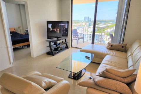 Снять в аренду кондоминиум в Санни-Айлс-Бич, Флорида 2 спальни, 93.65м2, № 2004640 - фото 3