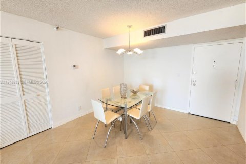 Снять в аренду кондоминиум в Санни-Айлс-Бич, Флорида 2 спальни, 93.65м2, № 2004640 - фото 9