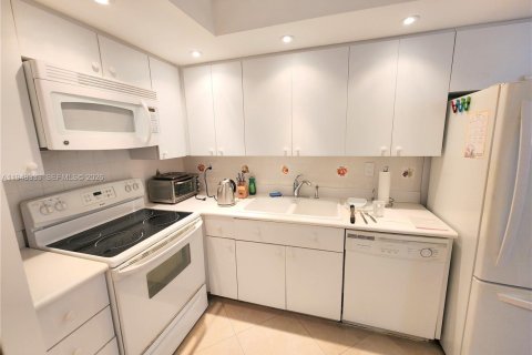 Снять в аренду кондоминиум в Санни-Айлс-Бич, Флорида 2 спальни, 93.65м2, № 2004640 - фото 6