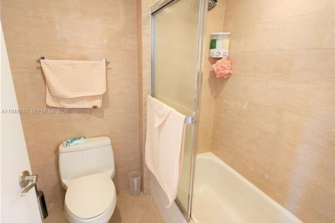 Снять в аренду кондоминиум в Санни-Айлс-Бич, Флорида 2 спальни, 93.65м2, № 2004640 - фото 23