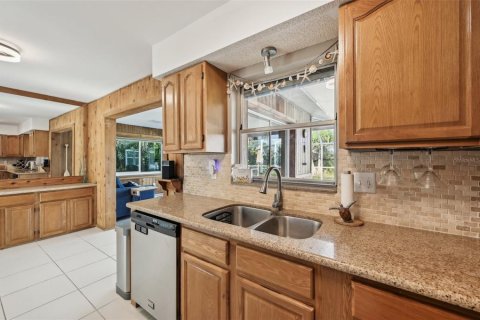 House in Englewood, Florida 2 bedrooms, 112.78 sq.m. № 1580149 - photo 12