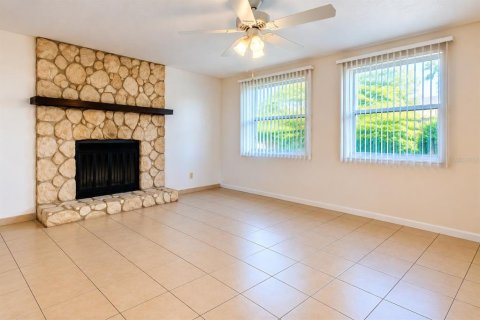 House in New Smyrna Beach, Florida 2 bedrooms, 100.15 sq.m. № 2398869 - photo 5