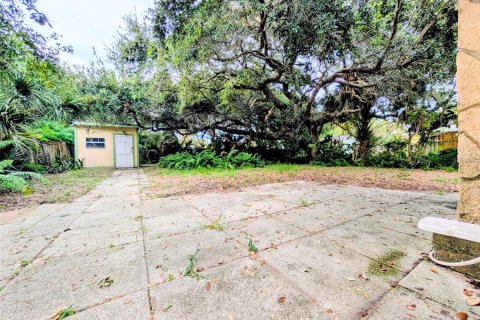 House in New Smyrna Beach, Florida 2 bedrooms, 100.15 sq.m. № 2398869 - photo 10