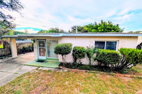 House in New Smyrna Beach, Florida 2 bedrooms, 100.15 sq.m. № 2398869 - photo 2