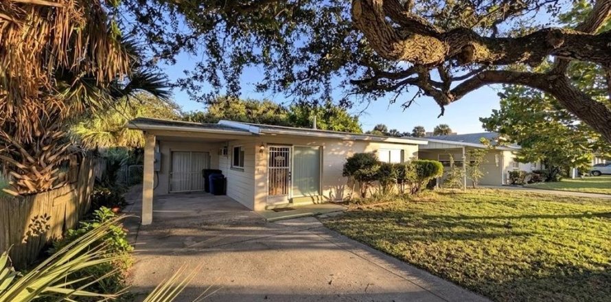 House in New Smyrna Beach, Florida 2 bedrooms, 100.15 sq.m. № 2398869