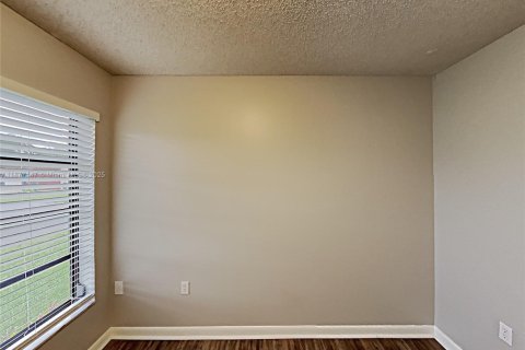House in Miami, Florida 3 bedrooms, 112.78 sq.m. № 1948589 - photo 15