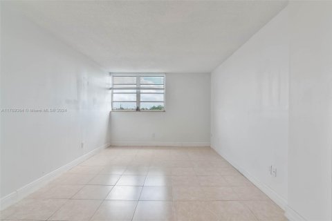 Copropriété à vendre à Miami, Floride: 2 chambres, 108.79 m2 № 2004223 - photo 6