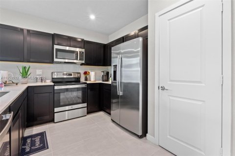 Adosado en alquiler en Florida City, Florida, 3 dormitorios, 159.33 m2 № 2008093 - foto 3