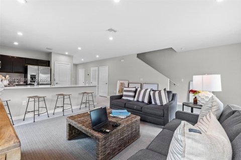 Adosado en alquiler en Florida City, Florida, 3 dormitorios, 159.33 m2 № 2008093 - foto 11