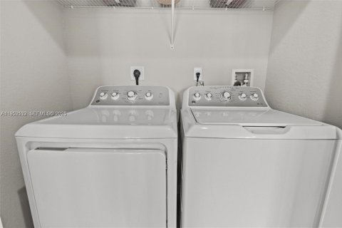 Adosado en alquiler en Florida City, Florida, 3 dormitorios, 159.33 m2 № 2008093 - foto 17