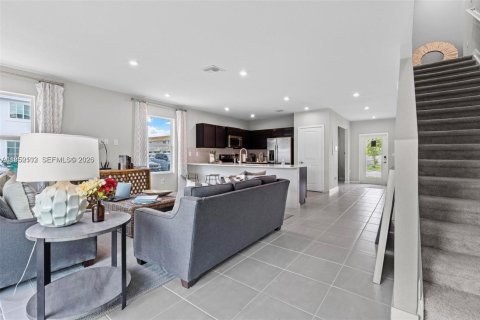 Adosado en alquiler en Florida City, Florida, 3 dormitorios, 159.33 m2 № 2008093 - foto 13