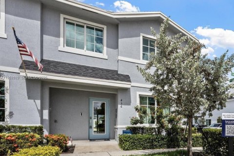 Adosado en Florida City, Florida 3 dormitorios, 159.33 m2 № 2008093