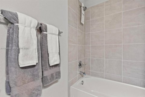 Adosado en alquiler en Florida City, Florida, 3 dormitorios, 159.33 m2 № 2008093 - foto 16