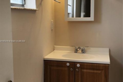 Casa en alquiler en Miramar, Florida, 2 dormitorios, 162.86 m2 № 1978776 - foto 10