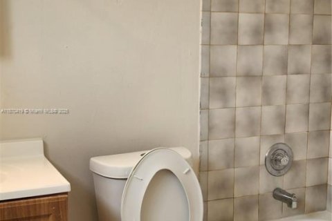 Casa en alquiler en Miramar, Florida, 2 dormitorios, 162.86 m2 № 1978776 - foto 12