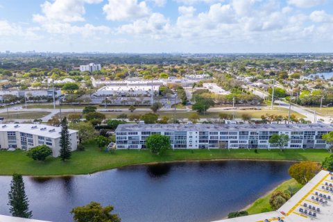 Condo in Deerfield Beach, Florida, 2 bedrooms  № 2245440 - photo 27