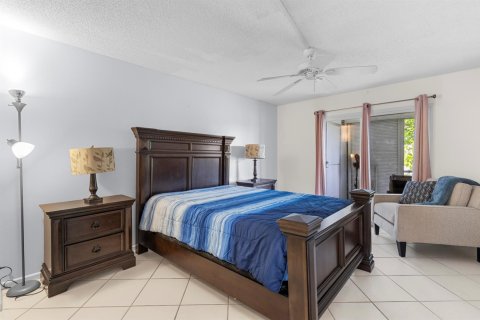 Condo in Deerfield Beach, Florida, 2 bedrooms  № 2245440 - photo 14