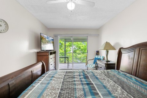 Condo in Deerfield Beach, Florida, 2 bedrooms  № 2245440 - photo 19