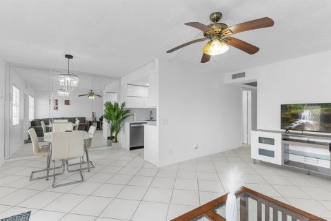 Condo in Deerfield Beach, Florida, 2 bedrooms  № 2245440 - photo 5