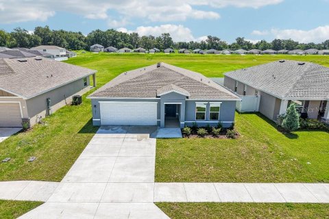 House in Belleview, Florida 4 bedrooms, 168.25 sq.m. № 2127492 - photo 1