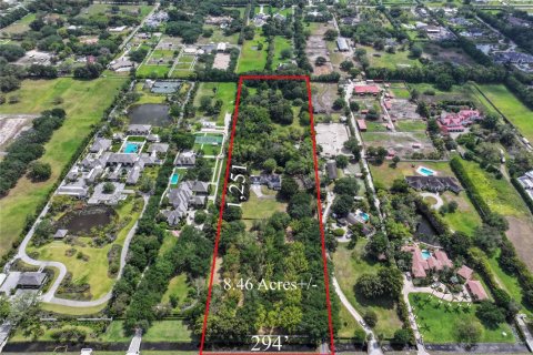 House in Southwest Ranches, Florida 4 bedrooms, 285.77 sq.m. № 2262286 - photo 4