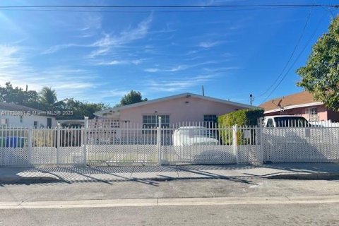 Terrain à vendre à Miami, Floride № 1985212 - photo 1
