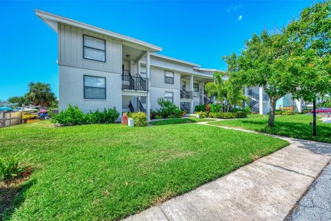 Copropriété à louer à Sarasota, Floride: 2 chambres, 113.62 m2 № 2416883 - photo 2