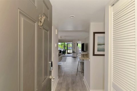 Copropriété à louer à Sarasota, Floride: 2 chambres, 113.62 m2 № 2416883 - photo 6
