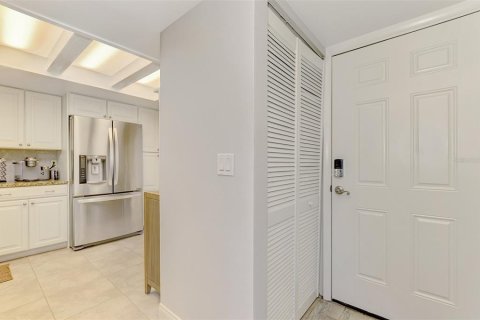 Copropriété à louer à Sarasota, Floride: 2 chambres, 113.62 m2 № 2416883 - photo 8