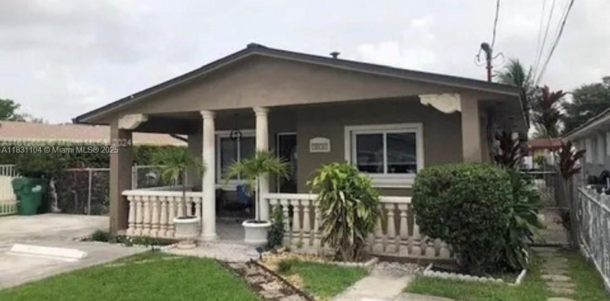 Villa ou maison à Miami, Floride 2 chambres, 92.9 m2 № 1807106
