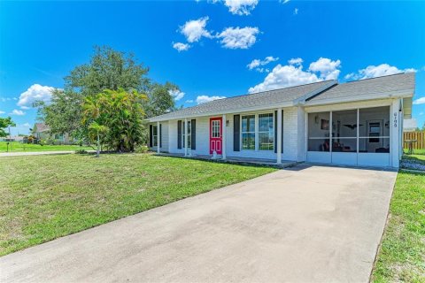 Villa ou maison à vendre à Port Charlotte, Floride: 3 chambres, 106.65 m2 № 2225761 - photo 2