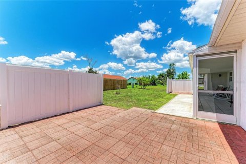 Villa ou maison à vendre à Port Charlotte, Floride: 3 chambres, 106.65 m2 № 2225761 - photo 27