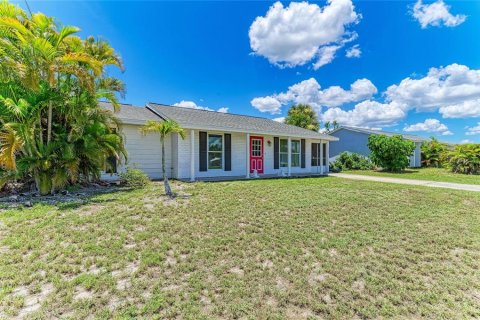 Villa ou maison à vendre à Port Charlotte, Floride: 3 chambres, 106.65 m2 № 2225761 - photo 3