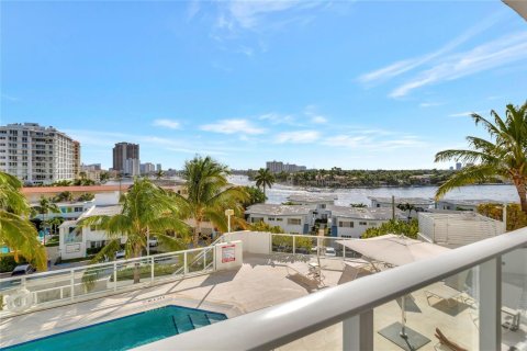 Copropriété à vendre à Fort Lauderdale, Floride: 2 chambres, 119.38 m2 № 2240497 - photo 2