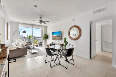 Copropriété à vendre à Fort Lauderdale, Floride: 2 chambres, 119.38 m2 № 2240497 - photo 3