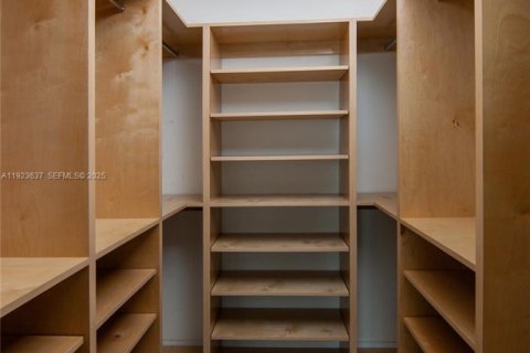 Снять в аренду квартиру в Халландейл-Бич, Флорида 2 спальни, 97.73м2, № 1983617 - фото 7