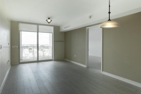 Снять в аренду квартиру в Халландейл-Бич, Флорида 2 спальни, 97.73м2, № 1983617 - фото 3