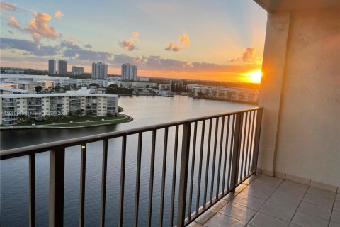 Copropriété à louer à Aventura, Floride: 1 chambre, 85.28 m2 № 2169708 - photo 9