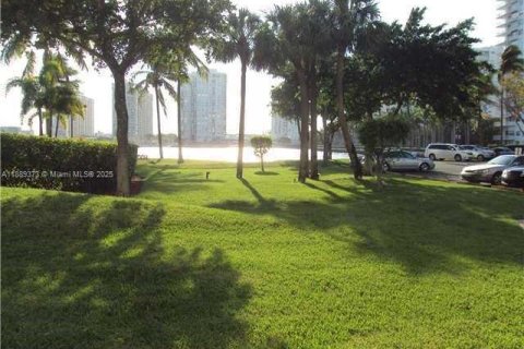 Copropriété à louer à Aventura, Floride: 1 chambre, 85.28 m2 № 2169708 - photo 15
