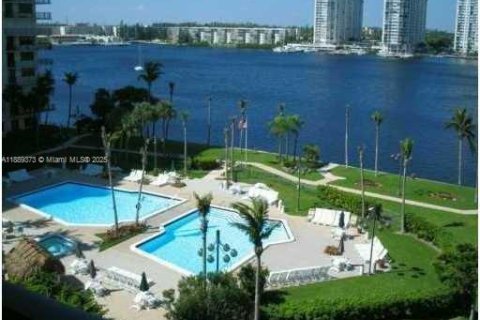 Copropriété à louer à Aventura, Floride: 1 chambre, 85.28 m2 № 2169708 - photo 17