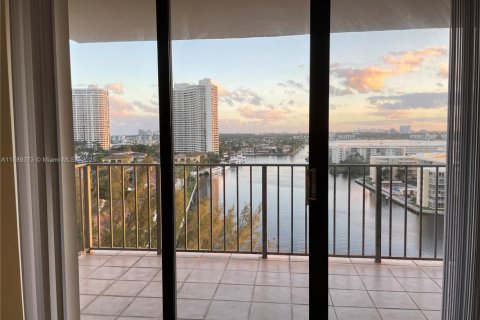 Copropriété à louer à Aventura, Floride: 1 chambre, 85.28 m2 № 2169708 - photo 2