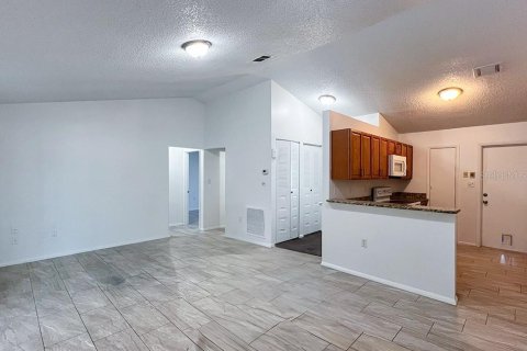 House in Kissimmee, Florida 3 bedrooms, 106.74 sq.m. № 2277642 - photo 9
