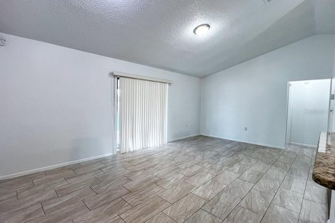 House in Kissimmee, Florida 3 bedrooms, 106.74 sq.m. № 2277642 - photo 10