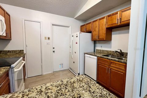 House in Kissimmee, Florida 3 bedrooms, 106.74 sq.m. № 2277642 - photo 6